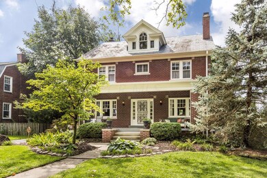 2453 Sherwood Rd, Columbus, OH 43209 - photo 2