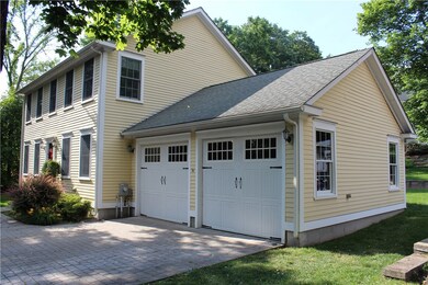EXTERIOR SIDE
