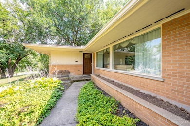 513 Chisholm Trail, Cincinnati, OH 45215 - photo 4