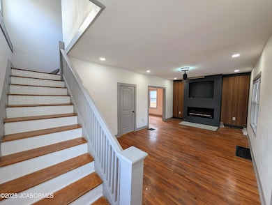 1104 E Dunklin St, Jefferson City, MO 65101 - photo 2