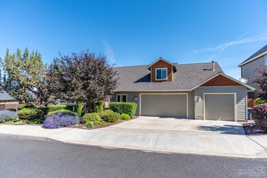 4091 SW Salmon Ave, Redmond, OR 97756 - photo 2