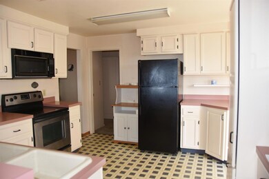 1352 W Linn Rd, Eagle Point, OR 97524 - photo 7