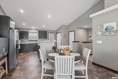 1564 Olde Brandy Ln, Davenport, IA 52807 - photo 5