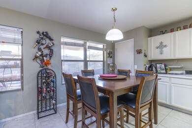 5) CASUAL DINING