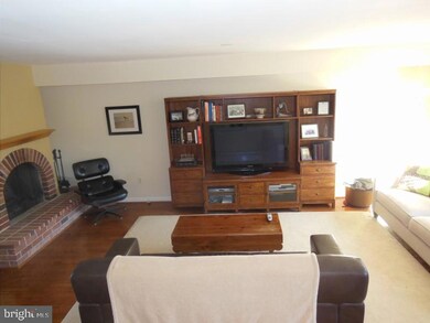 3918 Gatehouse Ln, Skippack, PA 19474 - photo 4