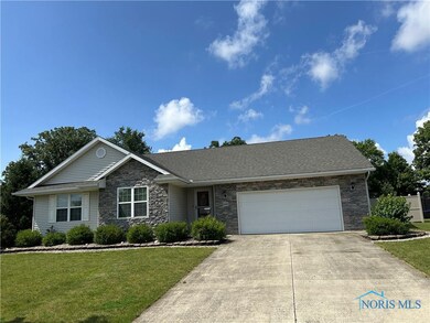 2440 Bluestone Dr, Findlay, OH 45840 - photo 2