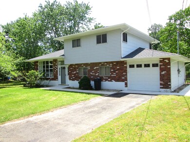 38 VIVIAN Ct 2