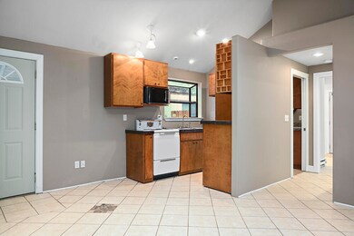 236 Robert Ave, Grants Pass, OR 97527 - photo 3