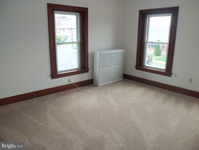 114 E Maple St, Palmyra, PA 17078 - photo 5