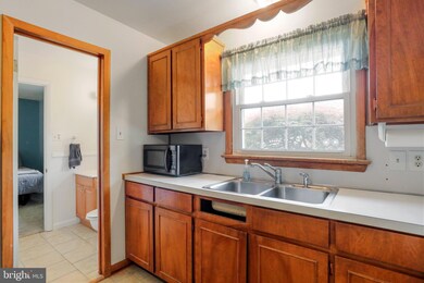 13922 N Meadow Rd, Hagerstown, MD 21742 - photo 7