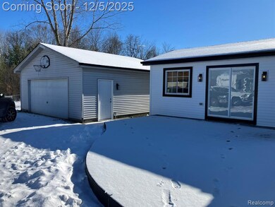 1604 Allen Rd, Kimball, MI 48074 - photo 5