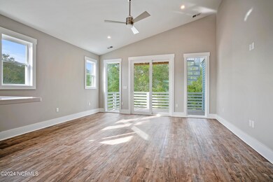 Living Rm Vaulted Ceiling