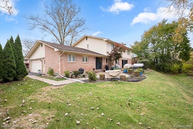 23500 Coventry Woods Ln, Southfield, MI 48034 - photo 2