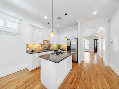 Island with gas cooktop