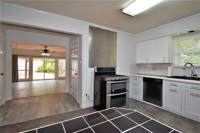 168 Wildwood Dr, Pineville, LA 71360 - photo 6