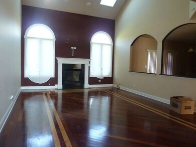 18731 Castle Dargan Dr, Country Club Hills, IL 60478 - photo 2