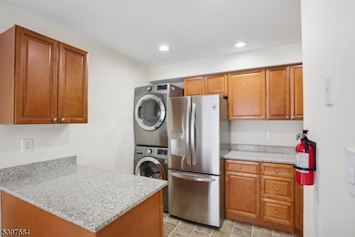 17 Norwich Place unit 317, Somerset, NJ 08873 - photo 3