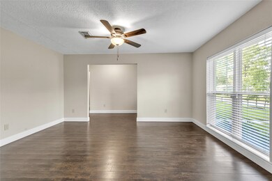 16919 Worden Ln, Friendswood, TX 77546 - photo 6