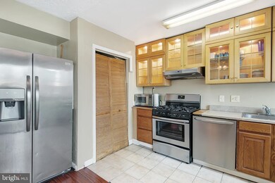 6945 Forest Terrace, Hyattsville, MD 20785 - photo 4