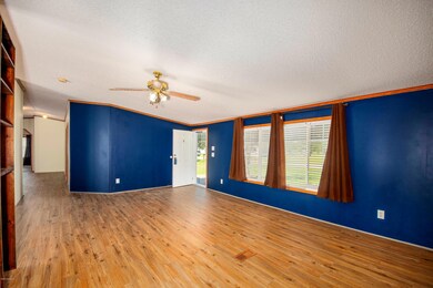 8_Living Room