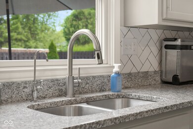 601 Ridgeview Ln, Columbus, IN 47201 - photo 4