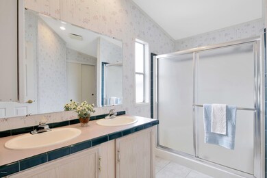 Master Bath W/Walk-In Shower