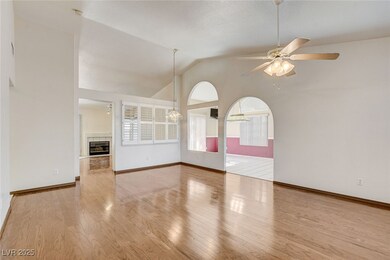 114 E Tamarack Dr, Henderson, NV 89002 - photo 6