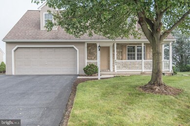 563 W Conestoga St, New Holland, PA 17557 - photo 3