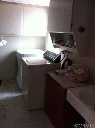 Laundry room/Half-bath