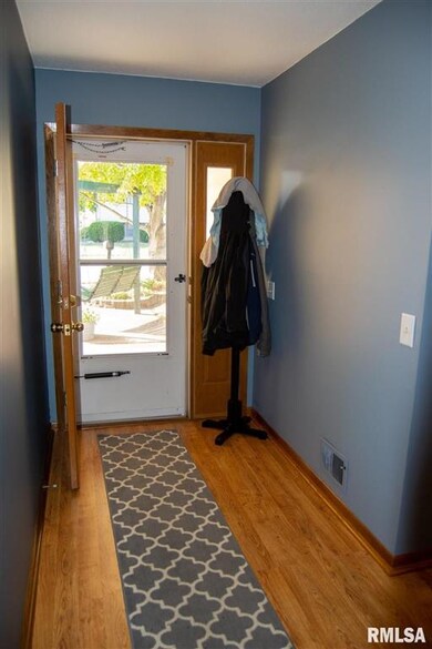 2004 W 66th St, Davenport, IA 52806 - photo 7