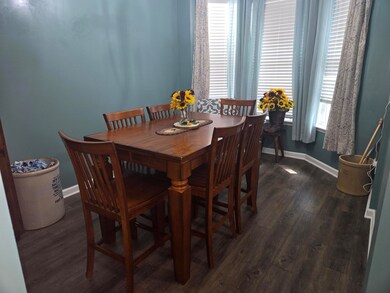 Dining room has bay window