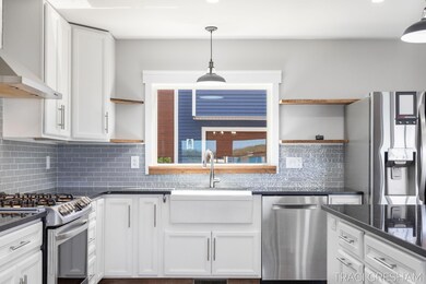 1315 S Lake