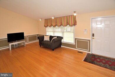 5155 Summit Dr, Fairfax, VA 22030 - photo 2