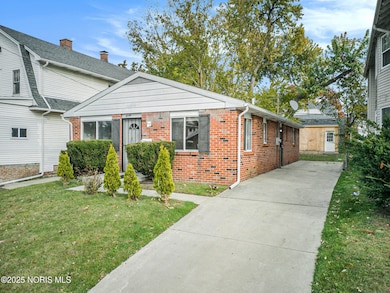 2146 Alvin St, Toledo, OH 43607 - photo 3