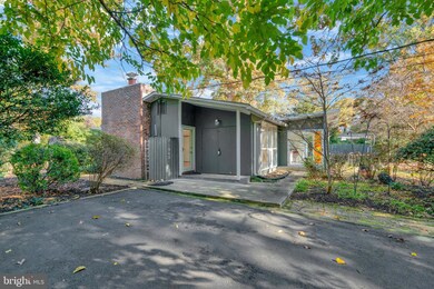 1942 Marthas Rd, Alexandria, VA 22307 - photo 2