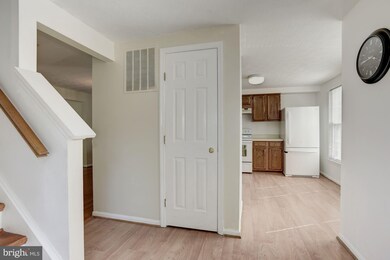 13968 Winding Ridge Ln, Centreville, VA 20121 - photo 3