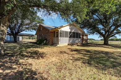 189 Hill County Road 1369, Itasca, TX 76055 - photo 3