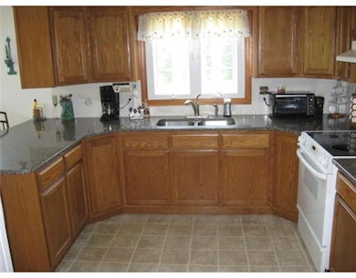 27 Winter St, Rehoboth, MA 02769 - photo 6