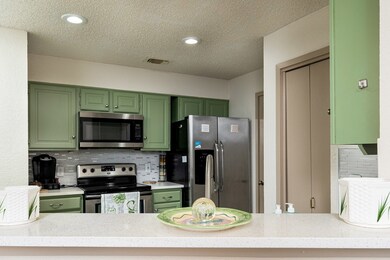 Kitchen with Breakfast Bar