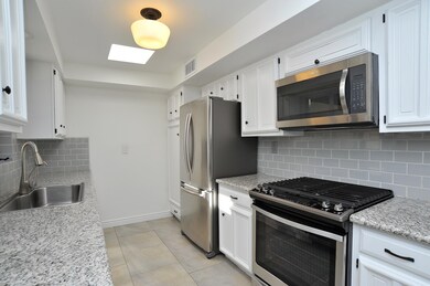 2621 Posada Kitchen Range