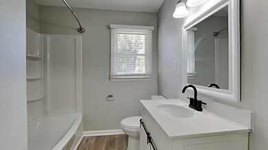 1302 Robinwood Dr, Shelbyville, TN 37160 - photo 5