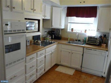 304 Melvin Dr, Brookhaven, PA 19015 - photo 6