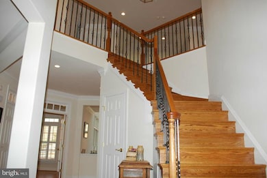 9044 John Sutherland Ln, Lorton, VA 22079 - photo 3