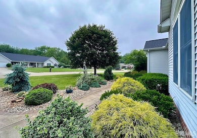 23651 Stonegate Cir, Elkhart, IN 46517 - photo 4