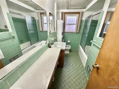 7246 Edward, Center Line, MI 48015 - photo 5