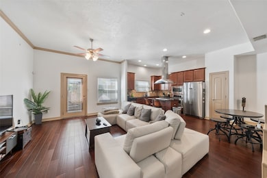 911 Mckinney Park Ln, Houston, TX 77003 - photo 4