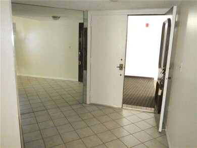 13951 Kendale Lakes Cir unit 406A, Miami, FL 33183 - photo 6