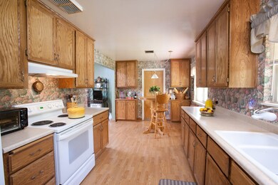 laminate floors in kitchen