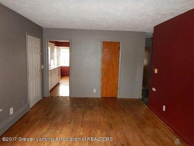 LIVING ROOM (2)
