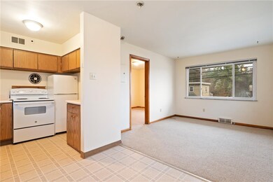 718 W Ingomar Rd unit 2, Pittsburgh, PA 15237 - photo 3